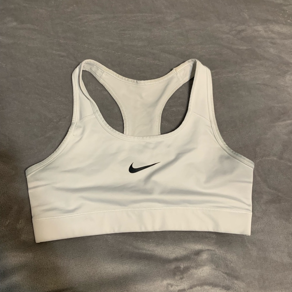white nike sports bra